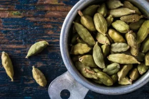 Cardamom whole